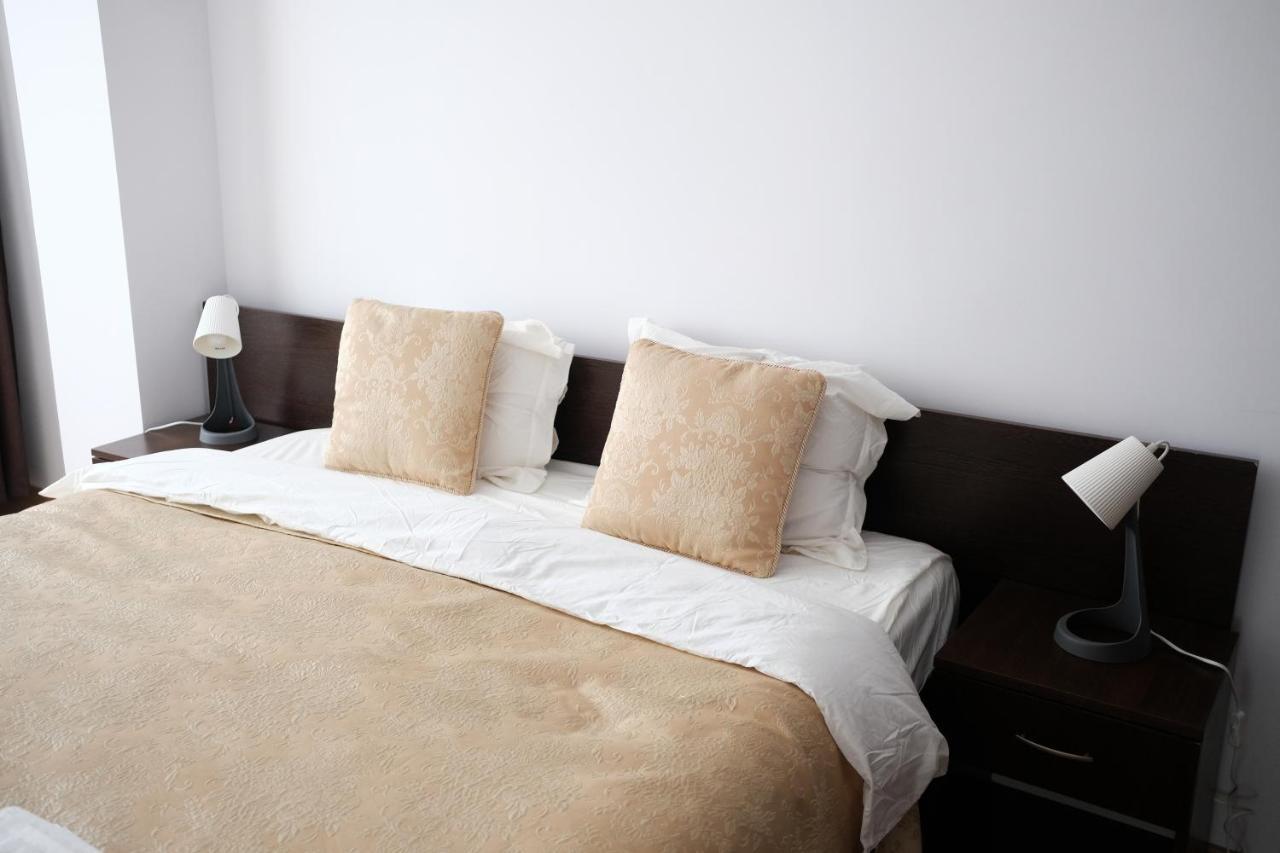 White Flat Apartment Bucharest Luaran gambar